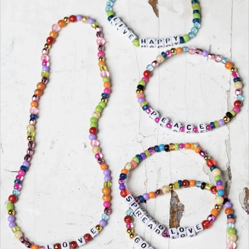 Spread Love Bracelet Making Kit - Picture 5 of 7